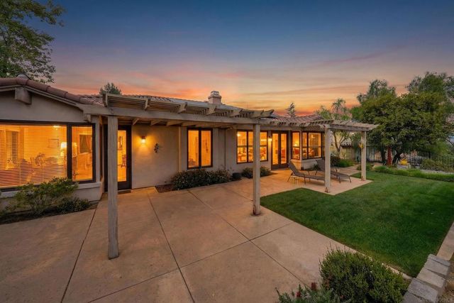 17157 Woodson View Lane, Ramona, CA 92065