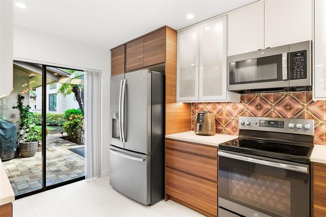 5656 PIPERS WAITE 34, Sarasota, FL 34235