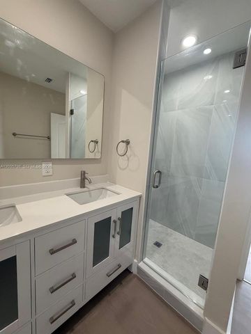 16432 SW 47th Terrace, Miami, FL 33185