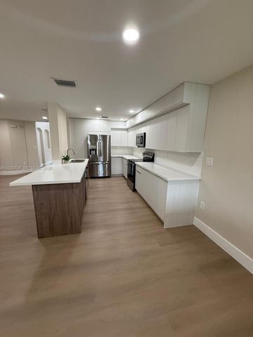 16432 SW 47th Terrace, Miami, FL 33185
