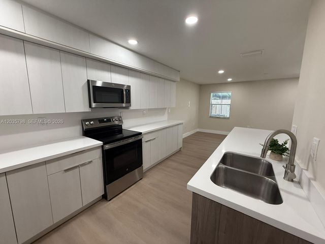 16432 SW 47th Terrace, Miami, FL 33185