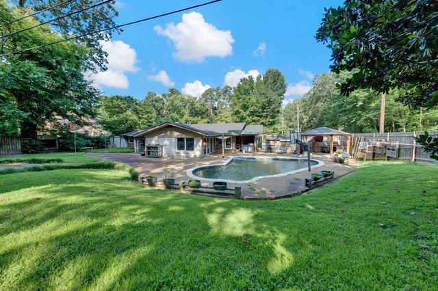 1238 E CRESTWOOD DR E, Memphis, TN 38119