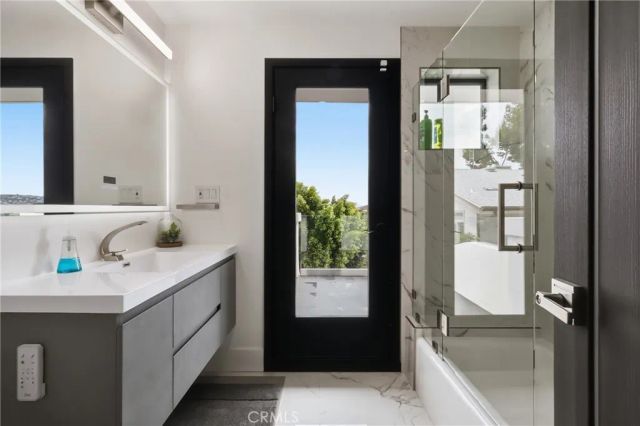 5252 Darro Road, Woodland Hills, CA 91364