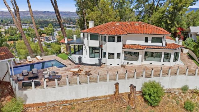 5252 Darro Road, Woodland Hills, CA 91364