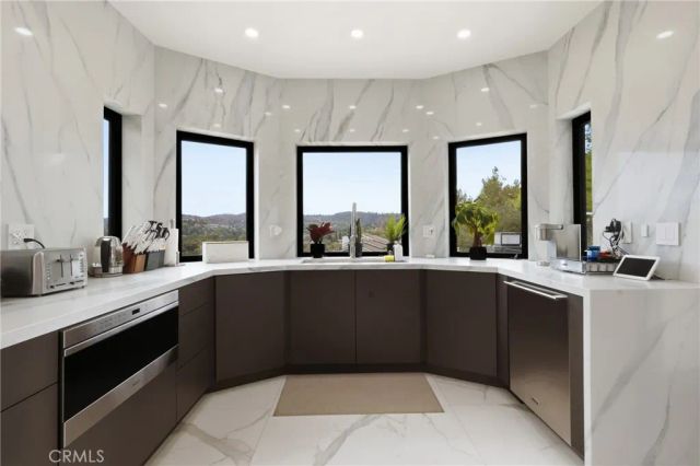 5252 Darro Road, Woodland Hills, CA 91364