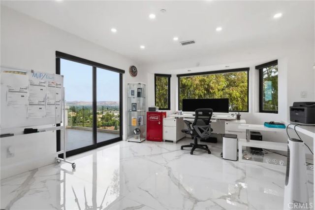 5252 Darro Road, Woodland Hills, CA 91364