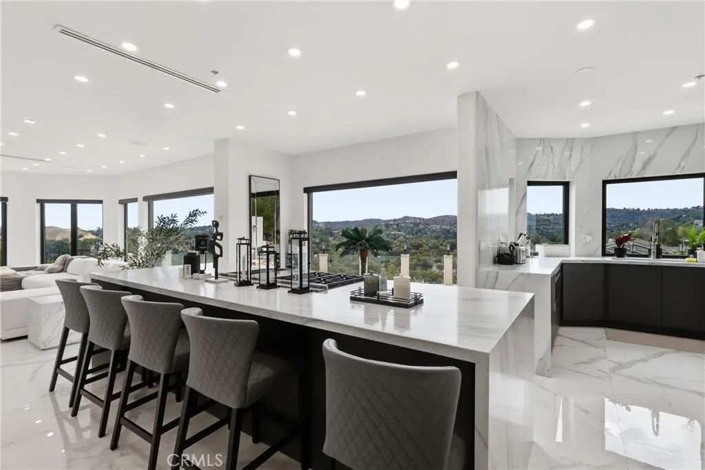5252 Darro Road, Woodland Hills, CA 91364