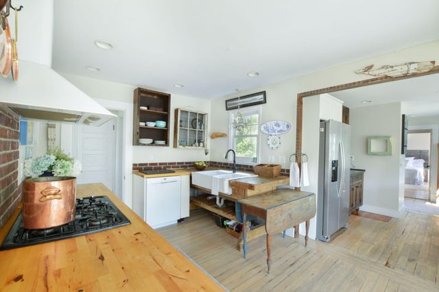 66 Fresh River Lane, Falmouth, MA 02540