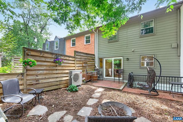 15 GEORGETOWN GREEN, Charlottesville, VA 22901