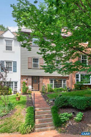 15 GEORGETOWN GREEN, Charlottesville, VA 22901