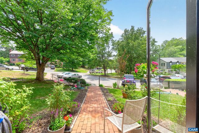 15 GEORGETOWN GREEN, Charlottesville, VA 22901
