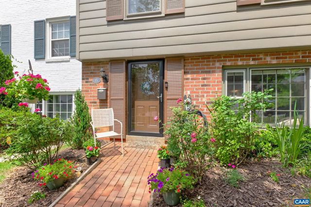 15 GEORGETOWN GREEN, Charlottesville, VA 22901