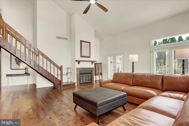 555 S 3RD ST, Lemoyne, PA 17043