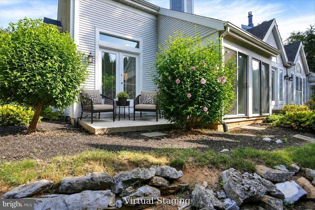 555 S 3RD ST, Lemoyne, PA 17043