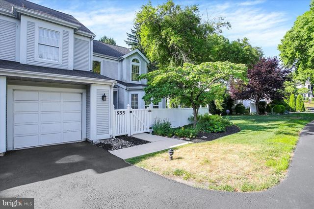 555 S 3RD ST, Lemoyne, PA 17043