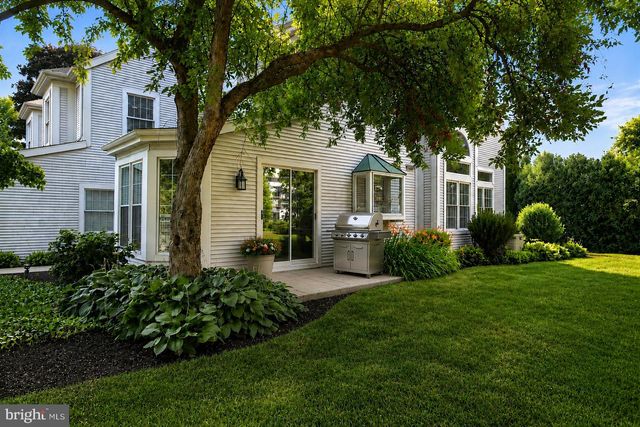 555 S 3RD ST, Lemoyne, PA 17043