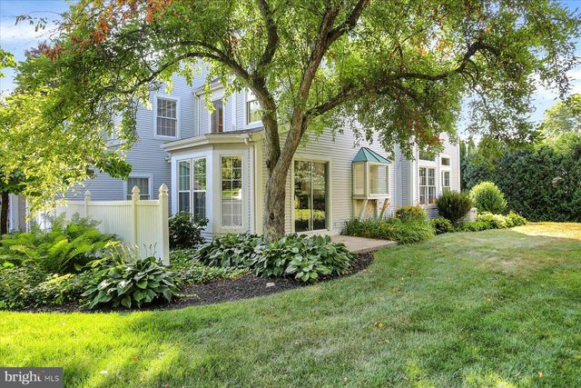 555 S 3RD ST, Lemoyne, PA 17043