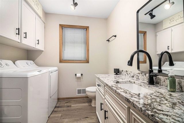 2143 Sandstone Drive, Jenison, MI 49428