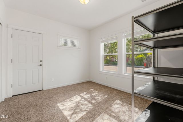 2534 NE Cretia Court, Bend, OR 97701