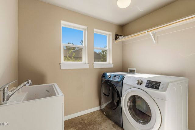 2534 NE Cretia Court, Bend, OR 97701