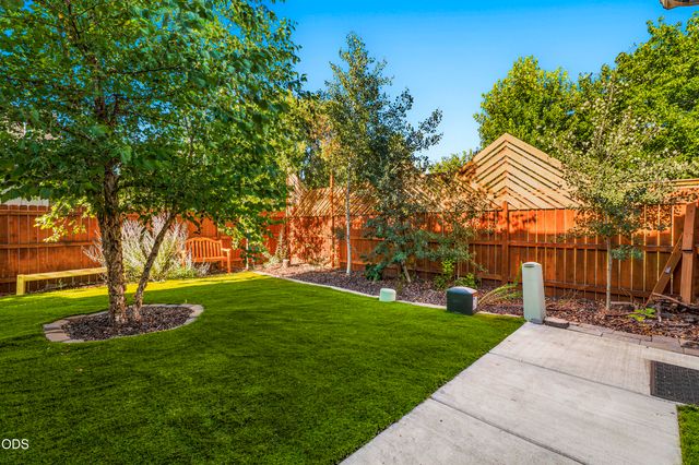 2534 NE Cretia Court, Bend, OR 97701