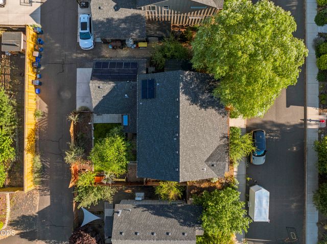 2534 NE Cretia Court, Bend, OR 97701