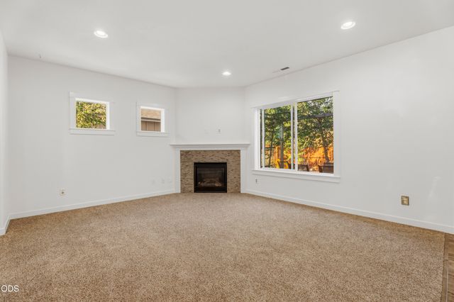2534 NE Cretia Court, Bend, OR 97701