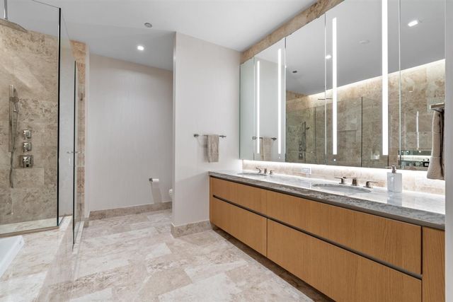 363 E Wacker Drive 4206, Chicago, IL 60601