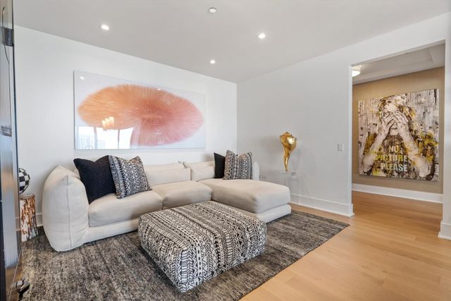 363 E Wacker Drive 4206, Chicago, IL 60601