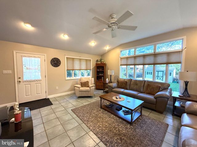 1013 WELLINGTON RD, Jenkintown, PA 19046