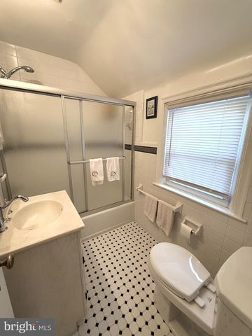 1013 WELLINGTON RD, Jenkintown, PA 19046