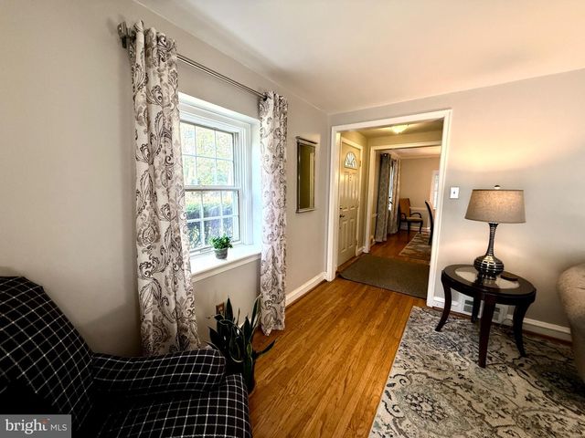 1013 WELLINGTON RD, Jenkintown, PA 19046