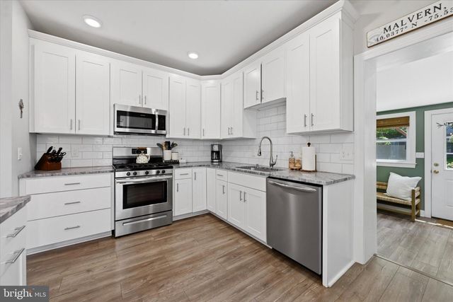 320 E BROAD ST, Malvern, PA 19355
