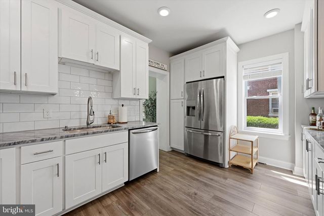 320 E BROAD ST, Malvern, PA 19355