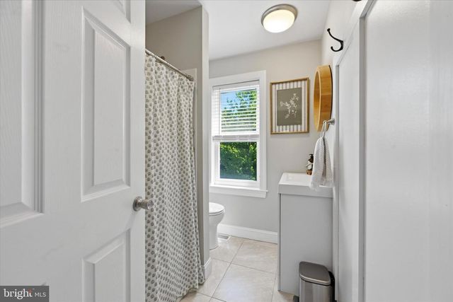320 E BROAD ST, Malvern, PA 19355
