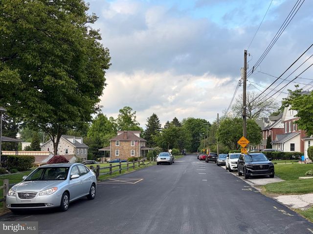 320 E BROAD ST, Malvern, PA 19355