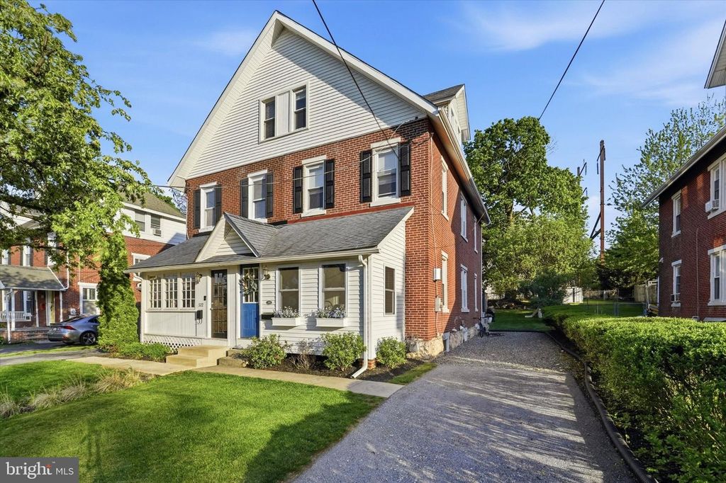 320 E BROAD ST, Malvern, PA 19355