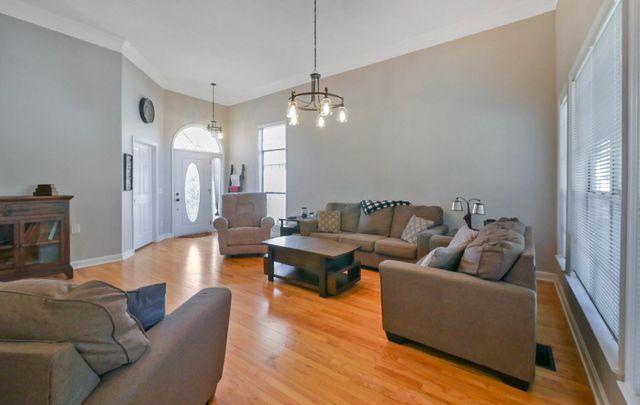 6823 Chiswick Drive, Chattanooga, TN 37421