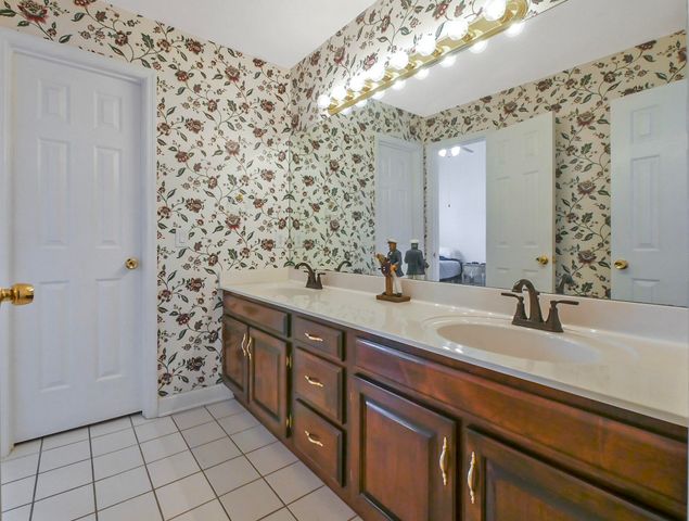 6823 Chiswick Drive, Chattanooga, TN 37421