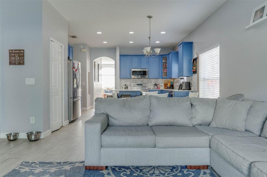 Image 14 of property listing at 9850 HIDDEN DUNES LANE, Orlando, FL 32832