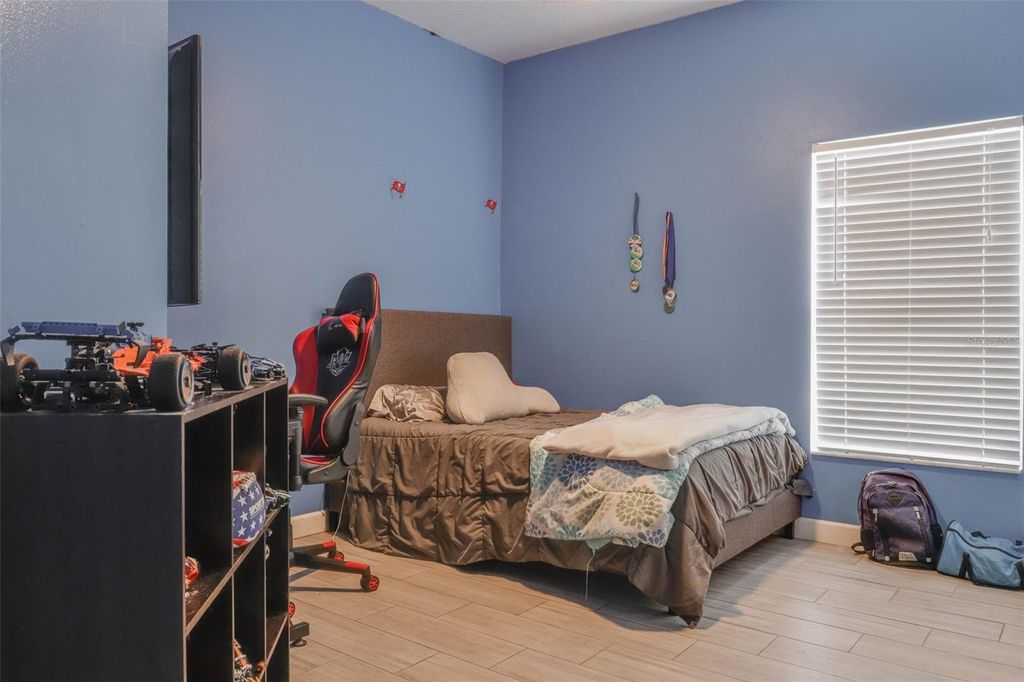 Image 21 of property listing at 9850 HIDDEN DUNES LANE, Orlando, FL 32832