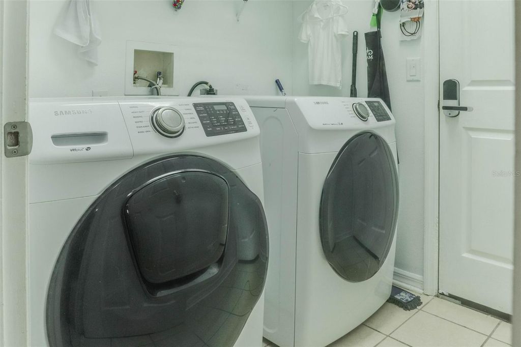 Image 22 of property listing at 9850 HIDDEN DUNES LANE, Orlando, FL 32832