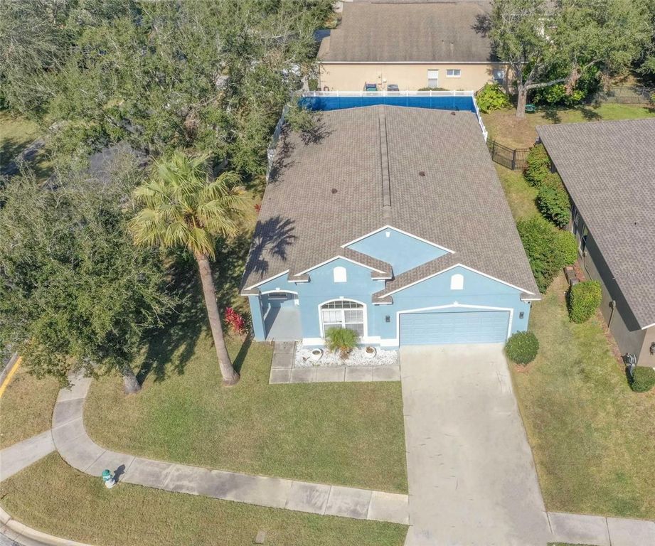 Image 4 of property listing at 9850 HIDDEN DUNES LANE, Orlando, FL 32832