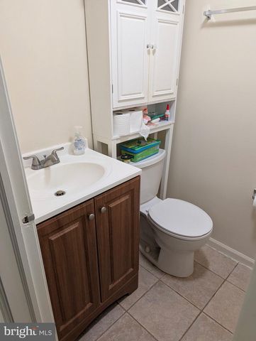 66 CHATHAM, Hightstown, NJ 08520