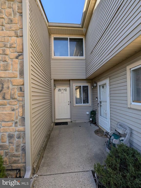 66 CHATHAM, Hightstown, NJ 08520