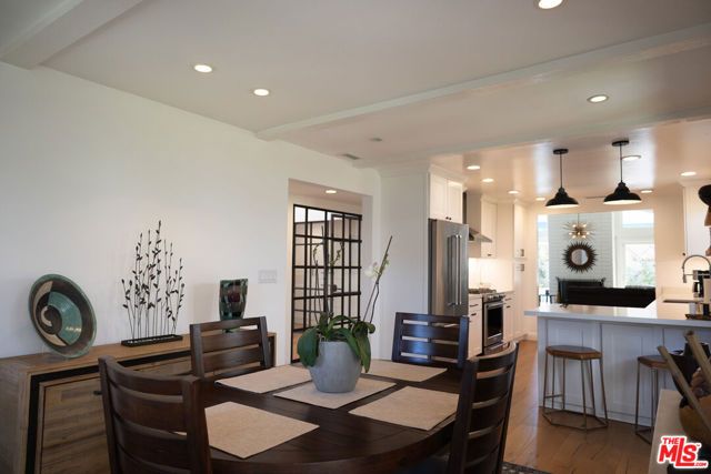 12722 Sarah Street, Studio City (los Angeles), CA 91604