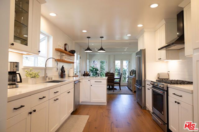 12722 Sarah Street, Studio City (los Angeles), CA 91604