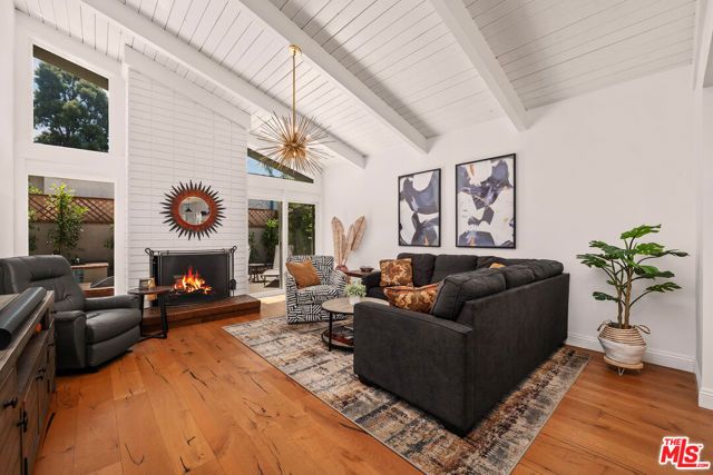 12722 Sarah Street, Studio City (los Angeles), CA 91604