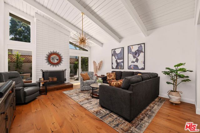 12722 Sarah Street, Studio City (los Angeles), CA 91604