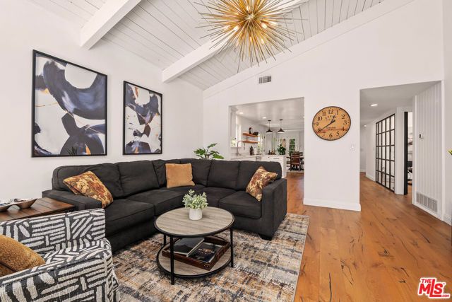 12722 Sarah Street, Studio City (los Angeles), CA 91604